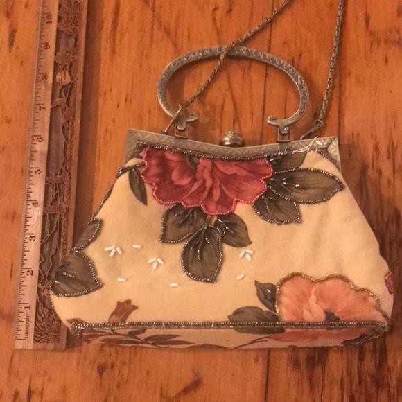 Adorable purse by Purple Pearl - Picture 3 of 4